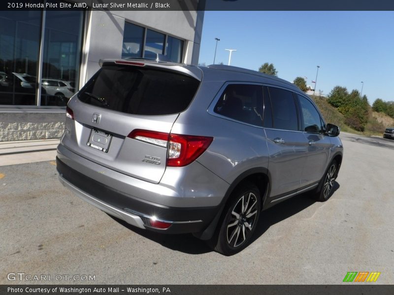 Lunar Silver Metallic / Black 2019 Honda Pilot Elite AWD