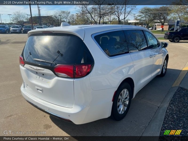 Bright White / Black/Alloy 2018 Chrysler Pacifica Touring Plus