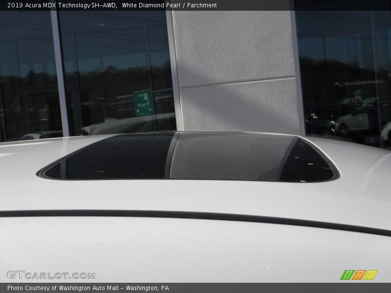 White Diamond Pearl / Parchment 2019 Acura MDX Technology SH-AWD
