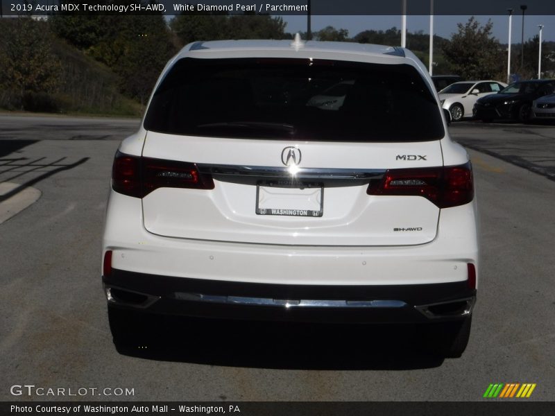 White Diamond Pearl / Parchment 2019 Acura MDX Technology SH-AWD