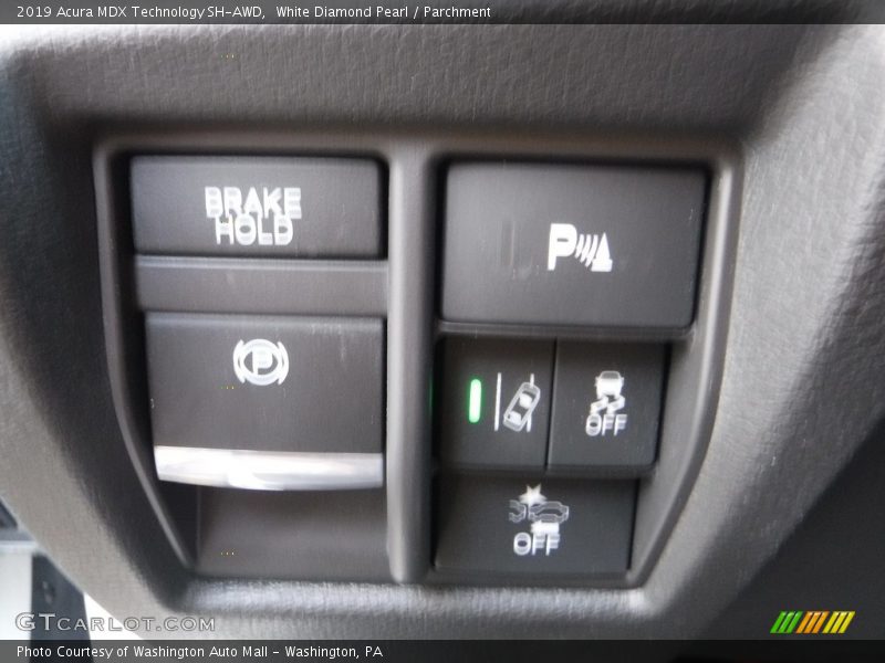White Diamond Pearl / Parchment 2019 Acura MDX Technology SH-AWD