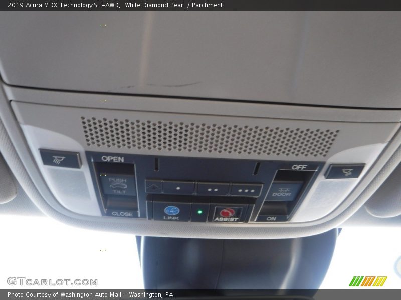 White Diamond Pearl / Parchment 2019 Acura MDX Technology SH-AWD