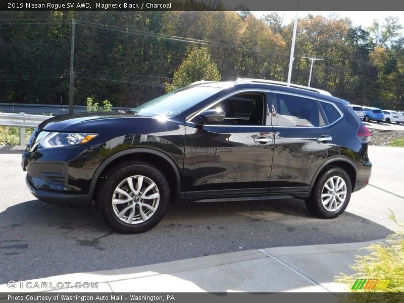 Magnetic Black / Charcoal 2019 Nissan Rogue SV AWD