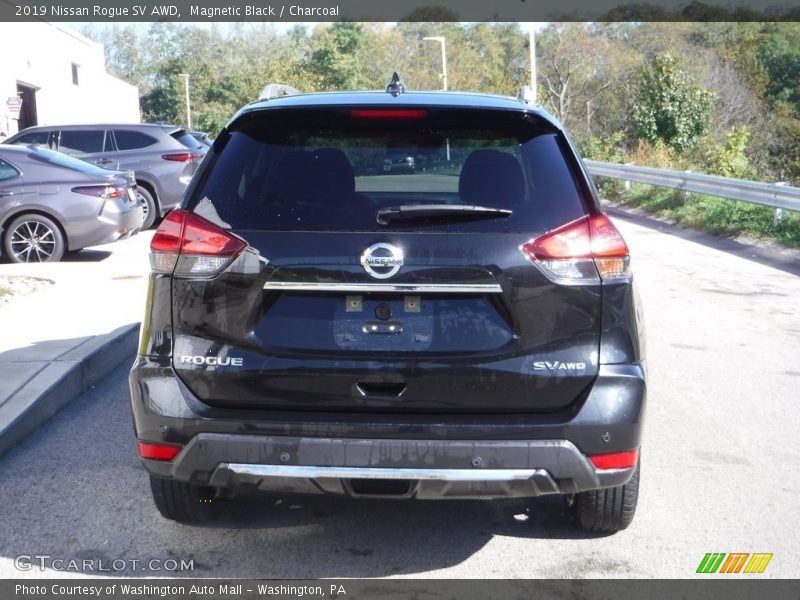 Magnetic Black / Charcoal 2019 Nissan Rogue SV AWD