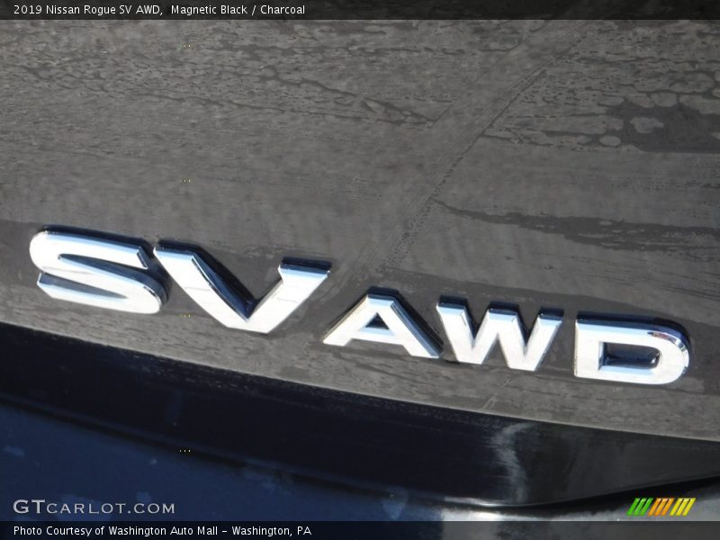 Magnetic Black / Charcoal 2019 Nissan Rogue SV AWD
