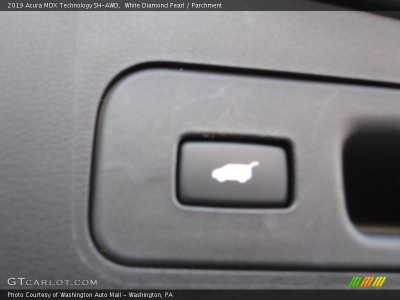 White Diamond Pearl / Parchment 2019 Acura MDX Technology SH-AWD