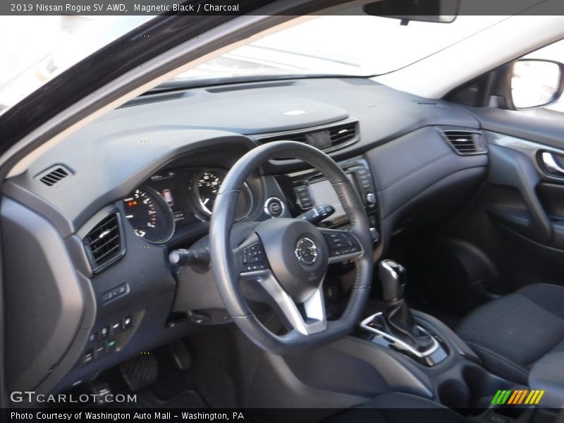 Magnetic Black / Charcoal 2019 Nissan Rogue SV AWD