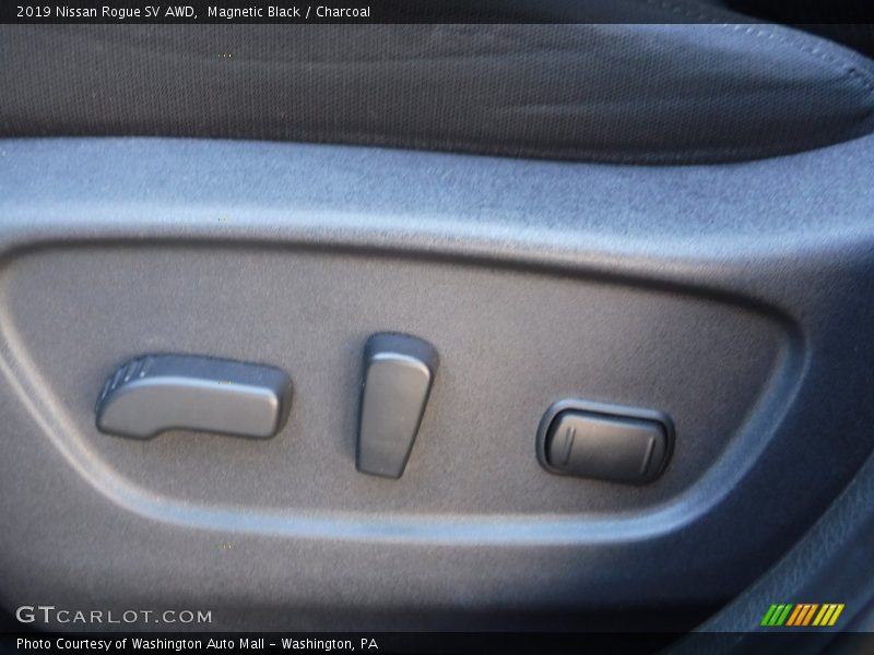 Magnetic Black / Charcoal 2019 Nissan Rogue SV AWD