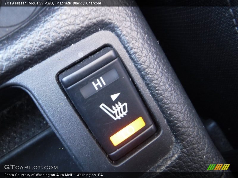 Magnetic Black / Charcoal 2019 Nissan Rogue SV AWD