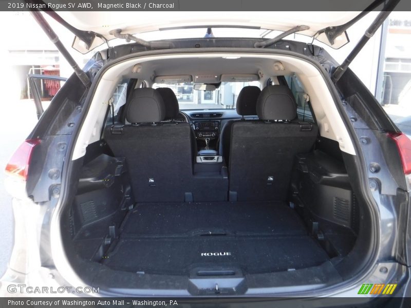 Magnetic Black / Charcoal 2019 Nissan Rogue SV AWD