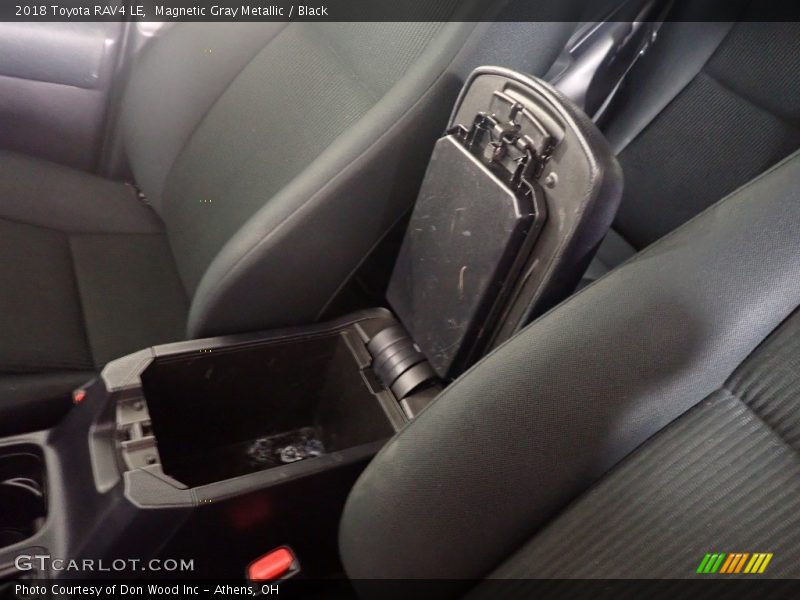 Magnetic Gray Metallic / Black 2018 Toyota RAV4 LE