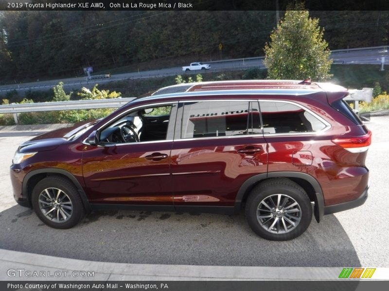 Ooh La La Rouge Mica / Black 2019 Toyota Highlander XLE AWD