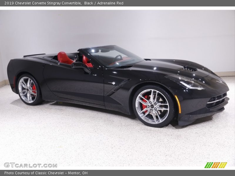 Front 3/4 View of 2019 Corvette Stingray Convertible