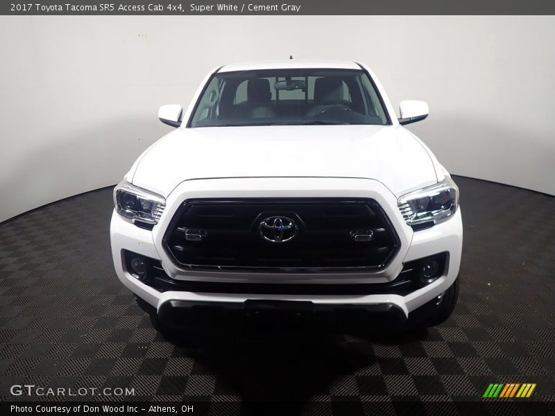 Super White / Cement Gray 2017 Toyota Tacoma SR5 Access Cab 4x4