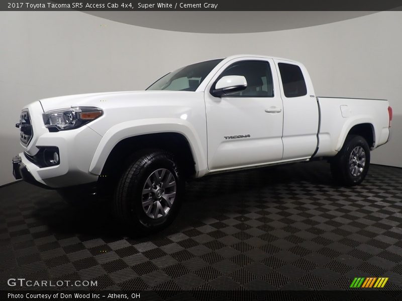 Super White / Cement Gray 2017 Toyota Tacoma SR5 Access Cab 4x4
