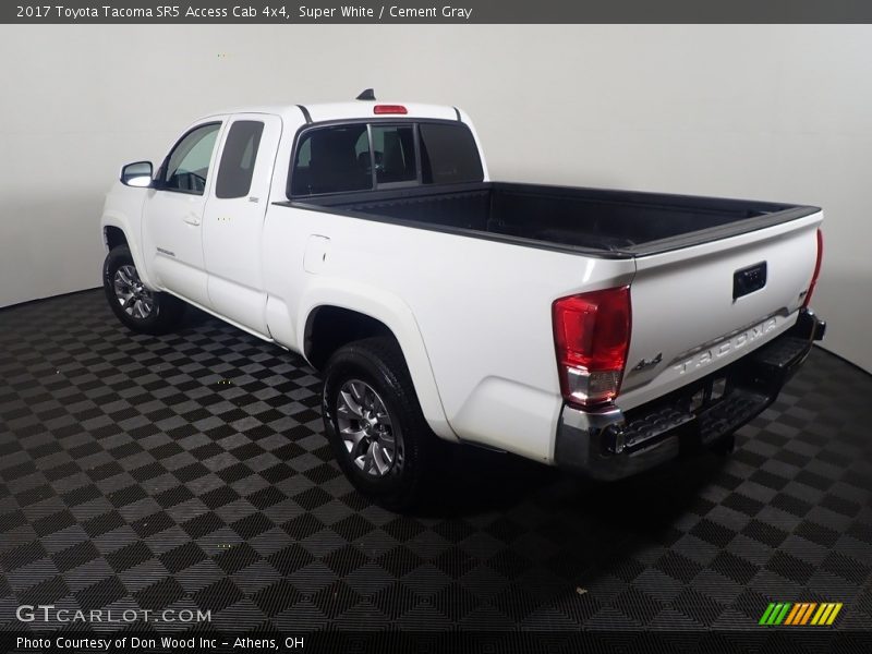 Super White / Cement Gray 2017 Toyota Tacoma SR5 Access Cab 4x4