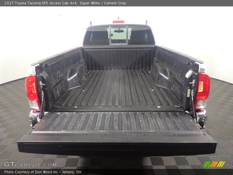 Super White / Cement Gray 2017 Toyota Tacoma SR5 Access Cab 4x4