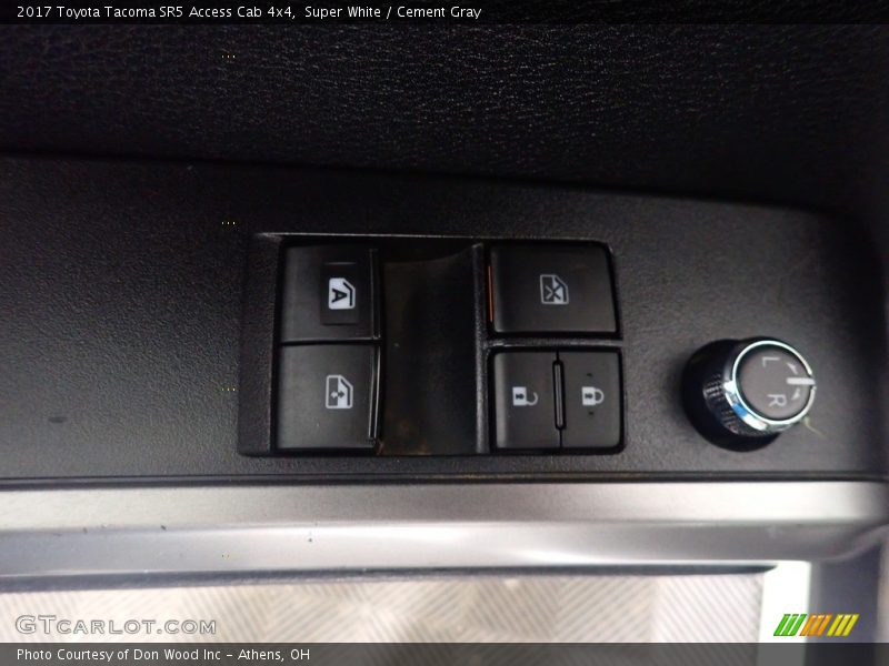 Super White / Cement Gray 2017 Toyota Tacoma SR5 Access Cab 4x4
