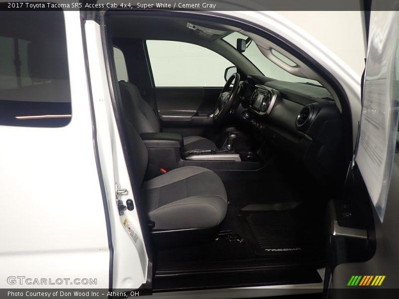 Super White / Cement Gray 2017 Toyota Tacoma SR5 Access Cab 4x4