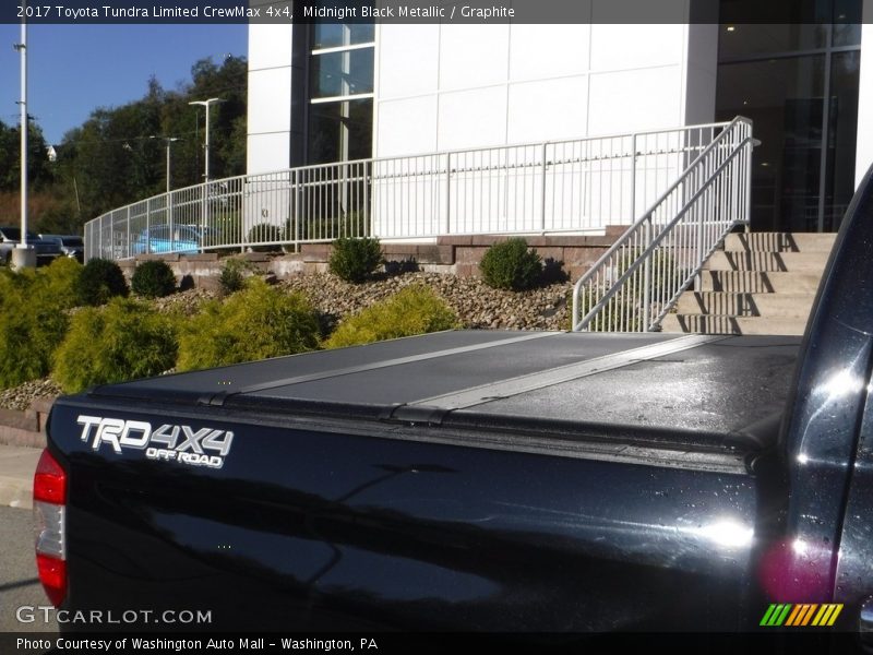 Midnight Black Metallic / Graphite 2017 Toyota Tundra Limited CrewMax 4x4