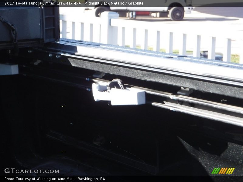 Midnight Black Metallic / Graphite 2017 Toyota Tundra Limited CrewMax 4x4