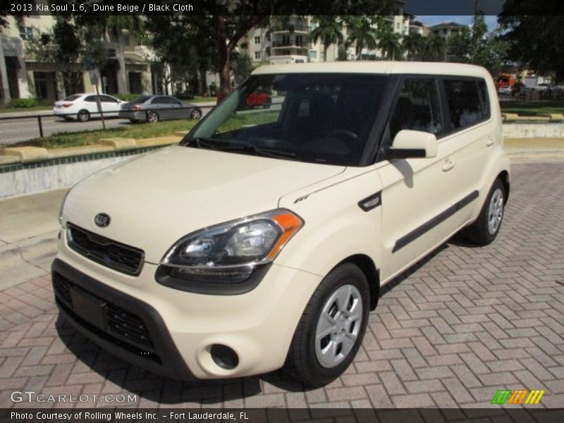 Dune Beige / Black Cloth 2013 Kia Soul 1.6