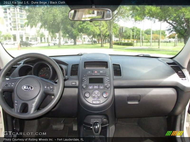 Dune Beige / Black Cloth 2013 Kia Soul 1.6