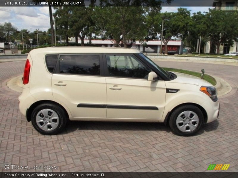Dune Beige / Black Cloth 2013 Kia Soul 1.6