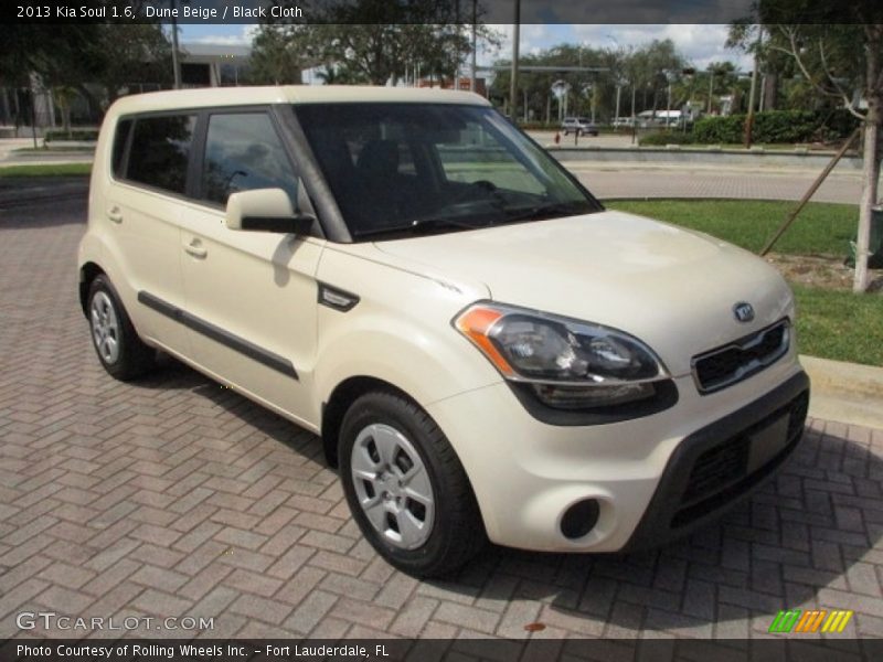 Dune Beige / Black Cloth 2013 Kia Soul 1.6