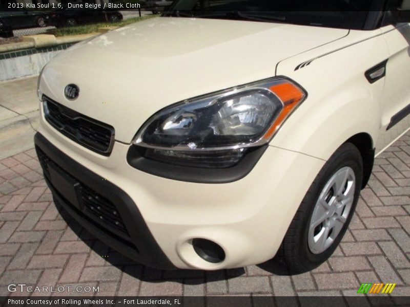 Dune Beige / Black Cloth 2013 Kia Soul 1.6