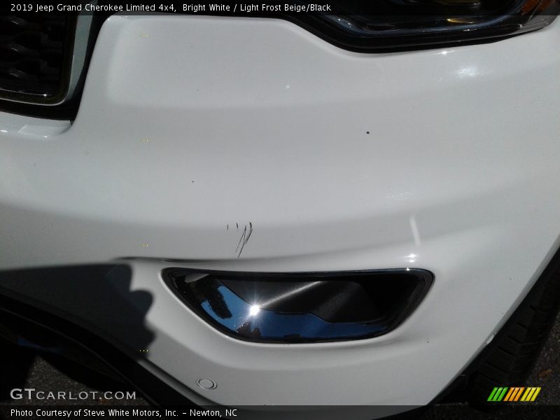 Bright White / Light Frost Beige/Black 2019 Jeep Grand Cherokee Limited 4x4
