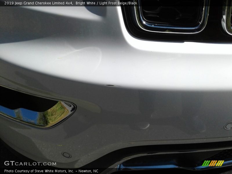 Bright White / Light Frost Beige/Black 2019 Jeep Grand Cherokee Limited 4x4