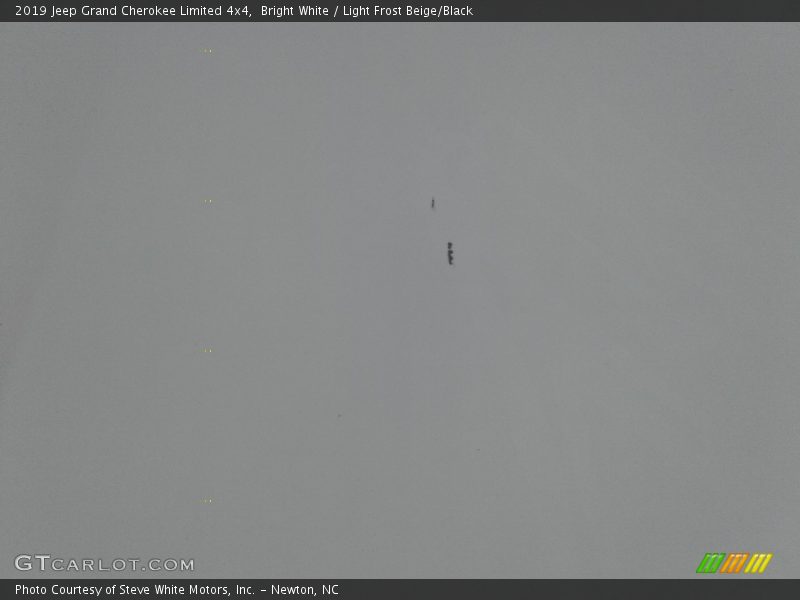 Bright White / Light Frost Beige/Black 2019 Jeep Grand Cherokee Limited 4x4