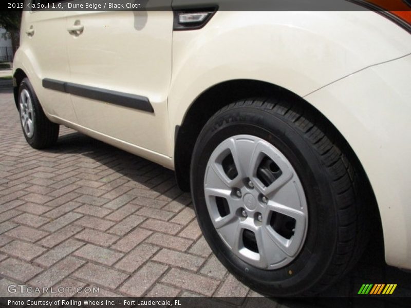 Dune Beige / Black Cloth 2013 Kia Soul 1.6