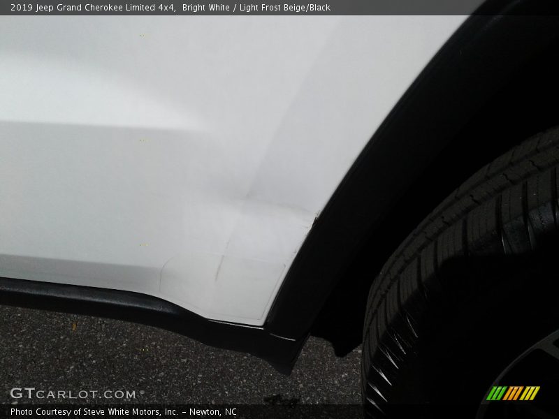 Bright White / Light Frost Beige/Black 2019 Jeep Grand Cherokee Limited 4x4