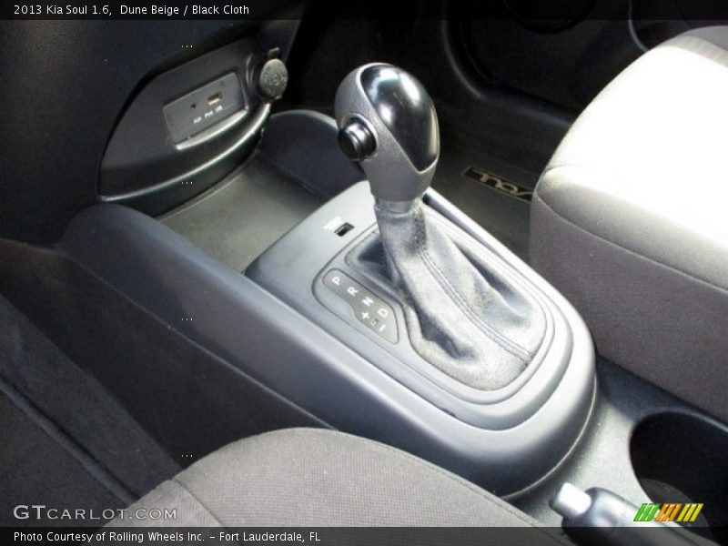 Dune Beige / Black Cloth 2013 Kia Soul 1.6