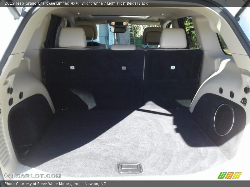 Bright White / Light Frost Beige/Black 2019 Jeep Grand Cherokee Limited 4x4