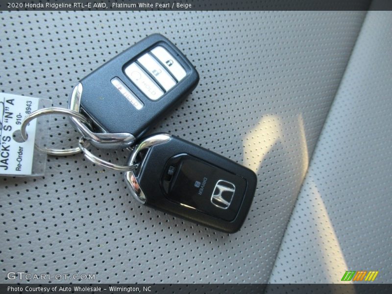 Platinum White Pearl / Beige 2020 Honda Ridgeline RTL-E AWD