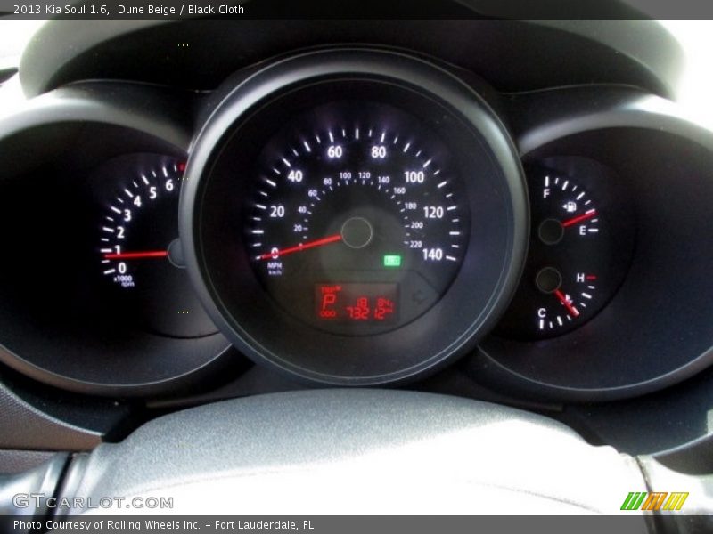 Dune Beige / Black Cloth 2013 Kia Soul 1.6