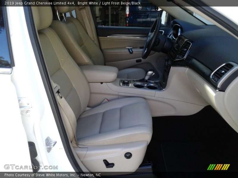 Bright White / Light Frost Beige/Black 2019 Jeep Grand Cherokee Limited 4x4