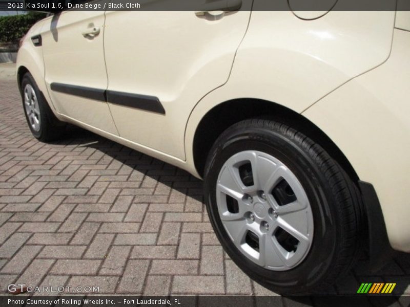 Dune Beige / Black Cloth 2013 Kia Soul 1.6
