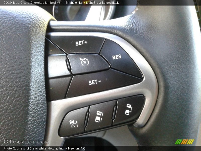 Bright White / Light Frost Beige/Black 2019 Jeep Grand Cherokee Limited 4x4