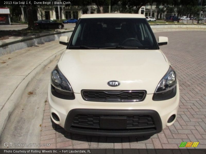 Dune Beige / Black Cloth 2013 Kia Soul 1.6