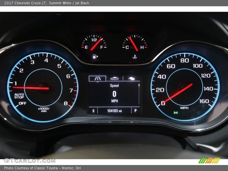 Summit White / Jet Black 2017 Chevrolet Cruze LT