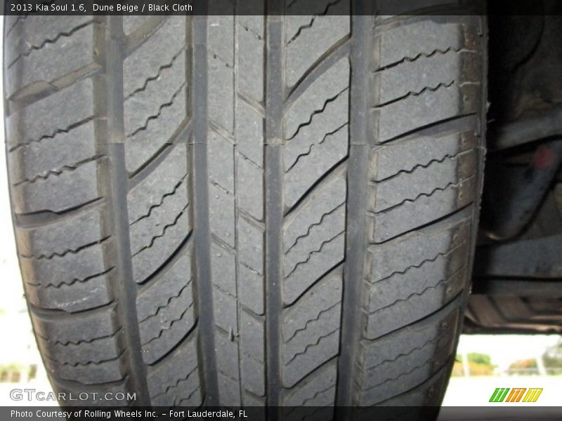 Dune Beige / Black Cloth 2013 Kia Soul 1.6