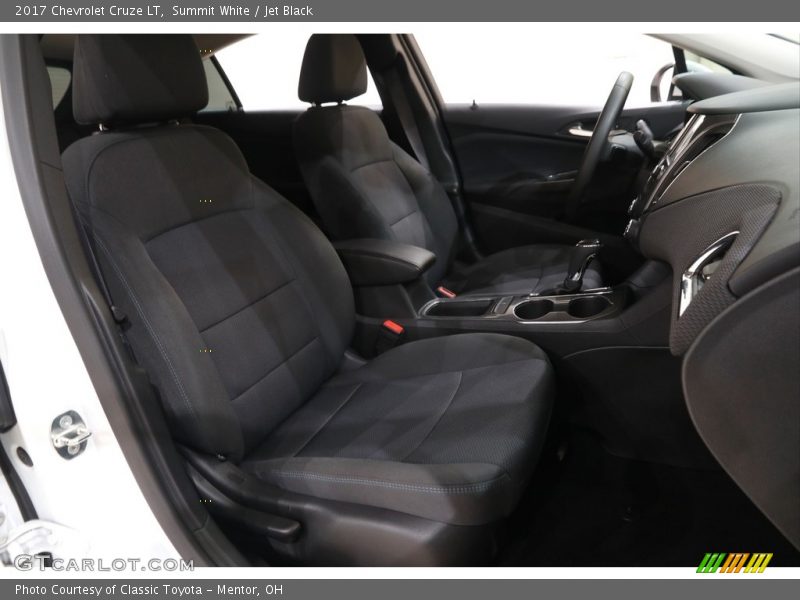 Summit White / Jet Black 2017 Chevrolet Cruze LT