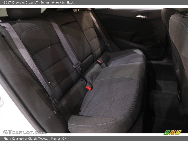 Summit White / Jet Black 2017 Chevrolet Cruze LT