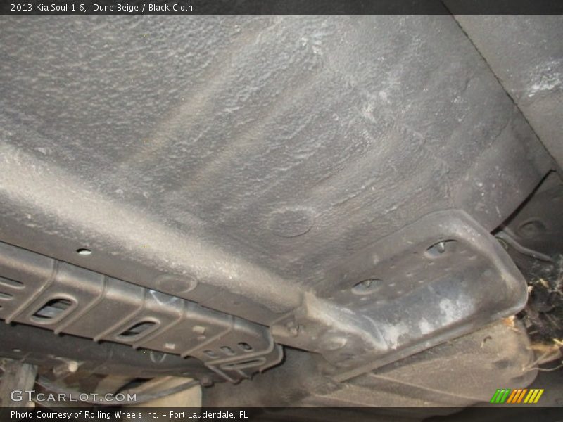 Dune Beige / Black Cloth 2013 Kia Soul 1.6