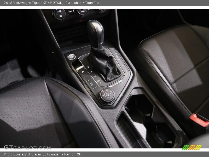 Pure White / Titan Black 2018 Volkswagen Tiguan SE 4MOTION