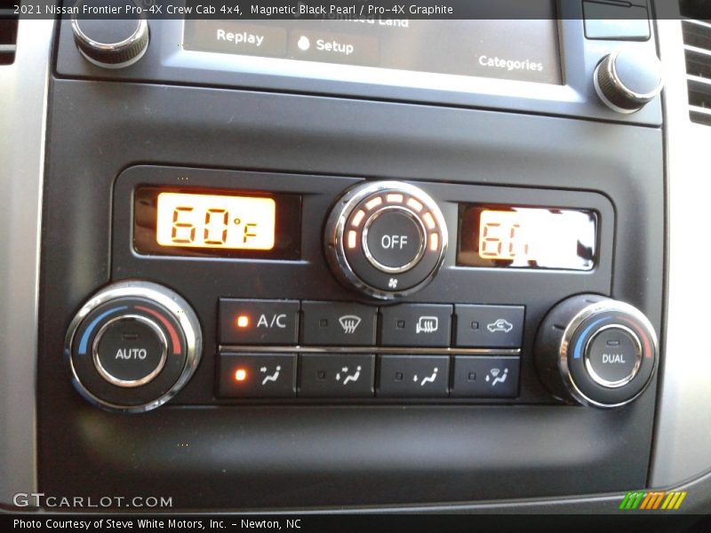 Controls of 2021 Frontier Pro-4X Crew Cab 4x4